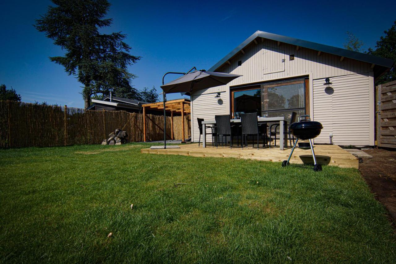 Rustig Gelegen Chalet Kapeki Met Tuin Aan Het Water 질 외부 사진